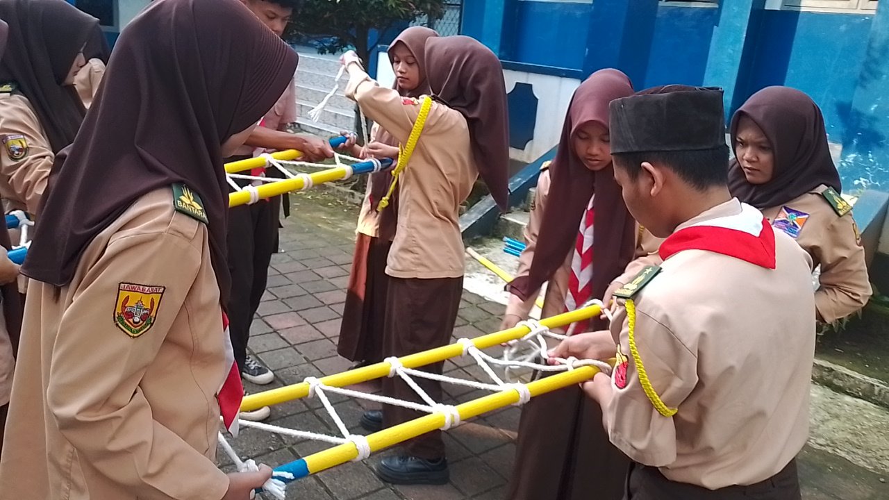 Membangun Keterampilan dan Kerja Sama Bersama Pramuka